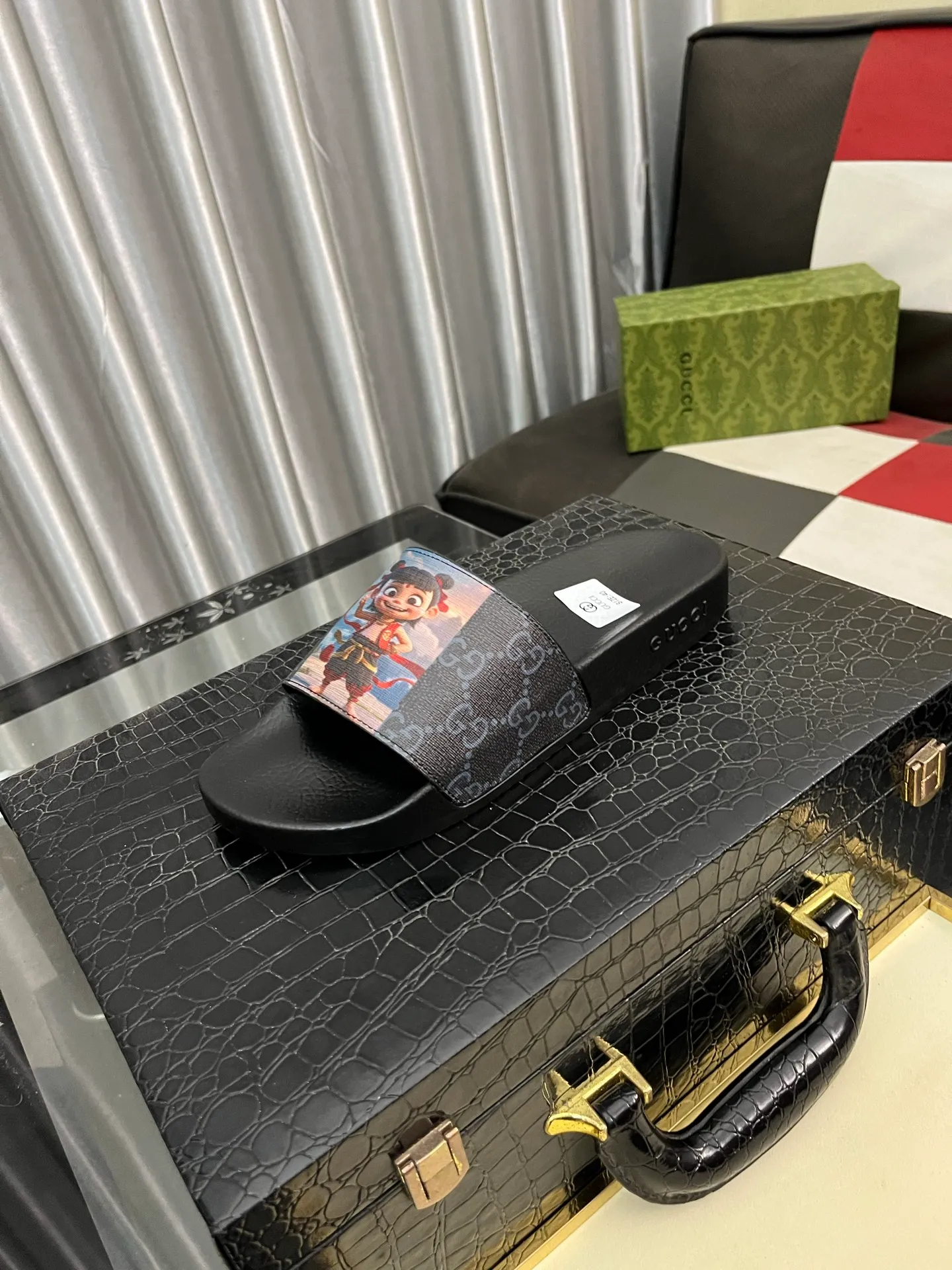 Men's Men's Shoes💰220⌚️⌚️ＧＵＣＣＩ.Gucci.Official website 1:1 popular slippers on sale! Original original material 🩴 SIZE: 38-46 (45.46 non-refundable)